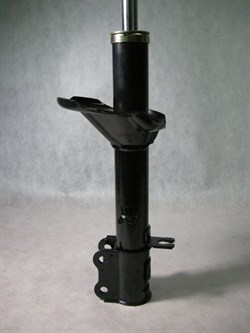 Амортизатор RR, K.CARENS II/X-TREK с 02г. ориг. (0K2M2-28700) RH, газо-масл., высота до чашки 320мм - фото 10219