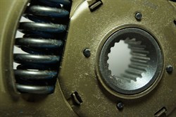 Диск сцепления K.SPORTAGE NEW,TUCSON с 04г. V2.0 DOHC бенз. (VKD29923/41100-39260/41100-39400/41100-39266)  VALEO  Dдемпф.135мм - фото 12800