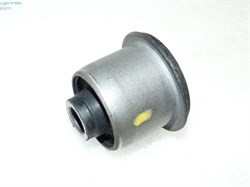 Сайлентблок K.SORENTO с 04-06г. ориг. (54480-3E002) FR верхнего рычага D38,5мм. - фото 18955