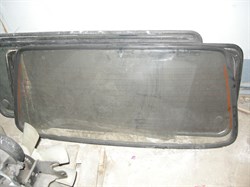 Стекло заднее H.GRACE с 91-93г. с обогревом, в дверь багажника, б/у - фото 33850