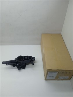 Корпус термостата H.SANTA FE,H.TUCSON,SONATA,IX35,K.SORENTO,SPORTAGE V2.4 ориг. (25620-2G500) - фото 42848