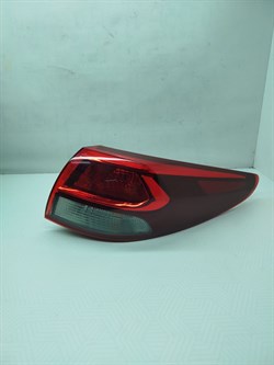 Фонарь RR, K.RIO X-LINE с 17г. (92402-H0200) RH, в кузов, хэтчбек (оригинал, уценён - с трещиной) Б/У - фото 42944